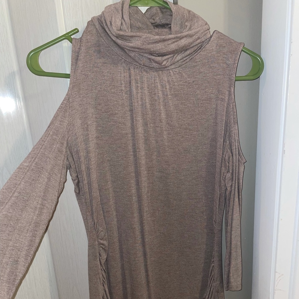 Three quarter length sleeves from New York and Company size small